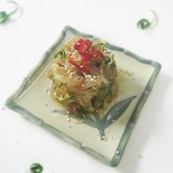 海蜇头和柿子能一起吃吗