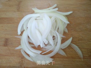 海蜇拌洋葱的做法 海蜇拌洋葱怎么做 尔东叶的菜谱