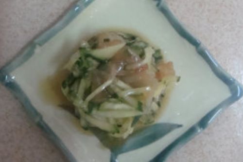 海蜇应该怎么吃 还用开水烫一下吗